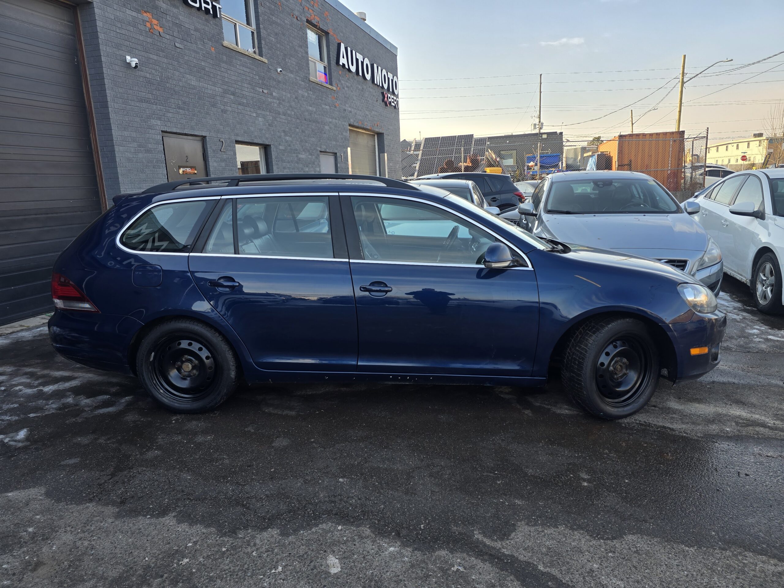 2011 Volkswagen Golf Wagon Highline TDI
