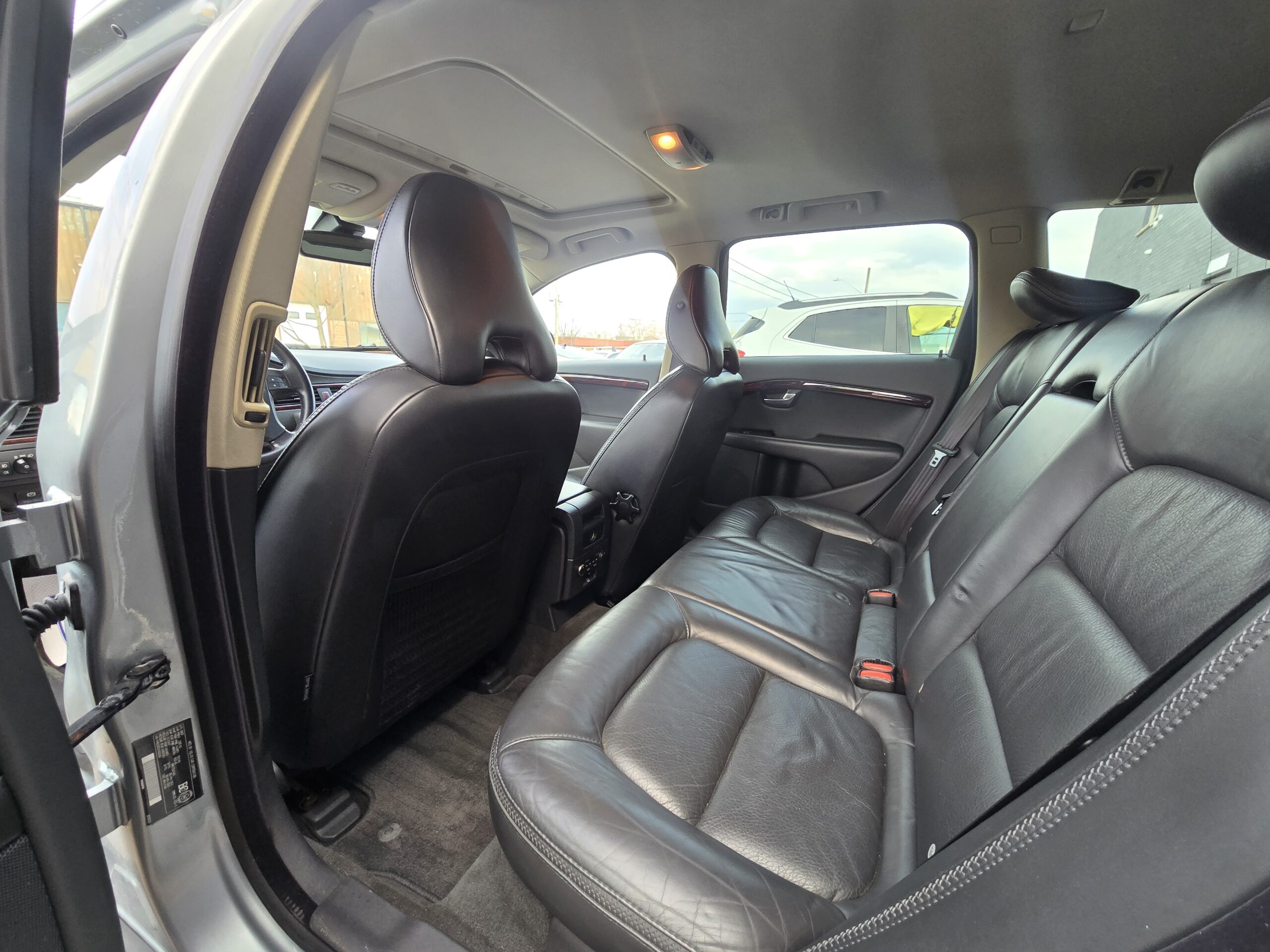 2008 Volvo XC-70 3.2