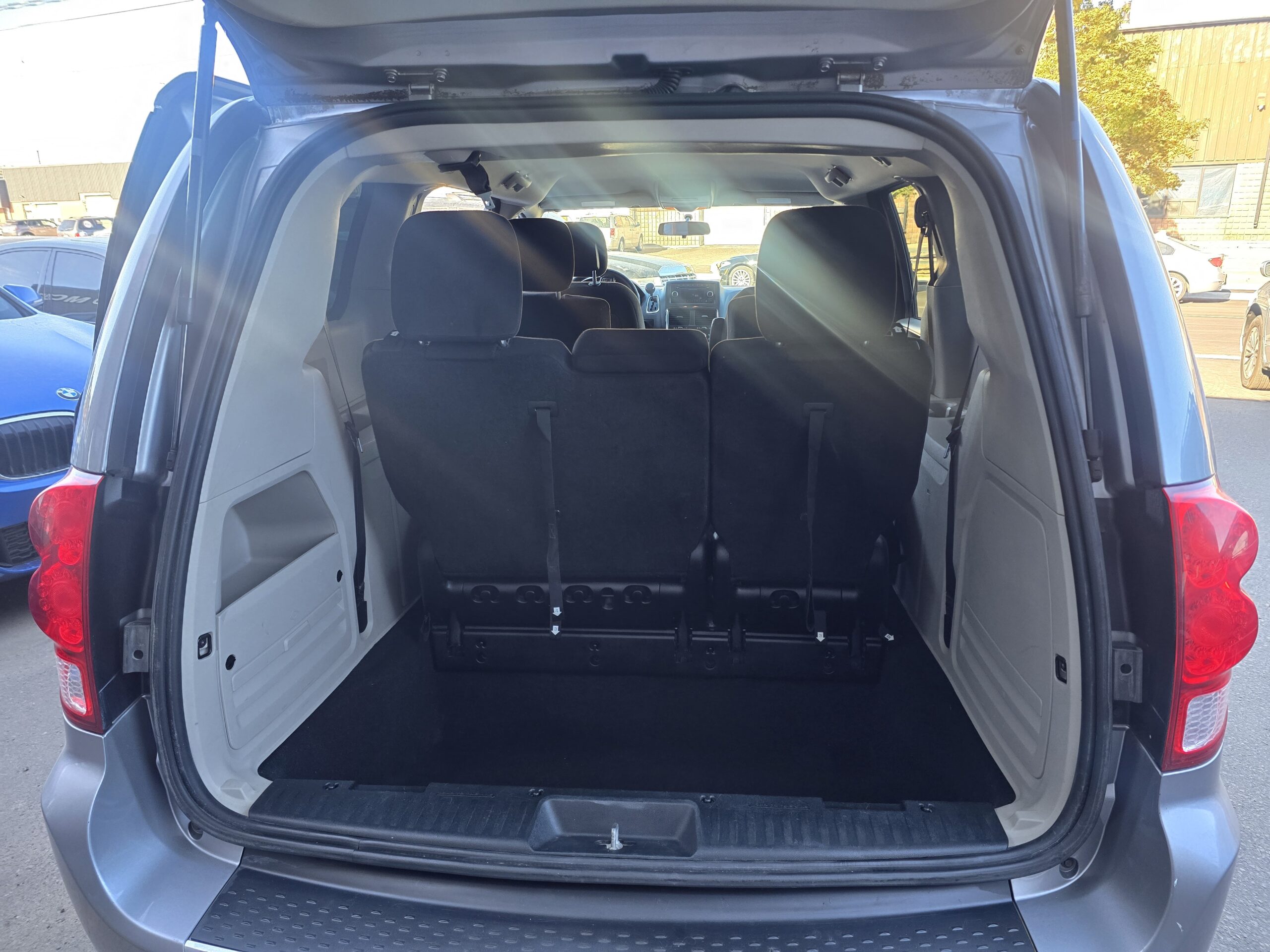2014 Dodge Grand Caravan SXT Stow n Go