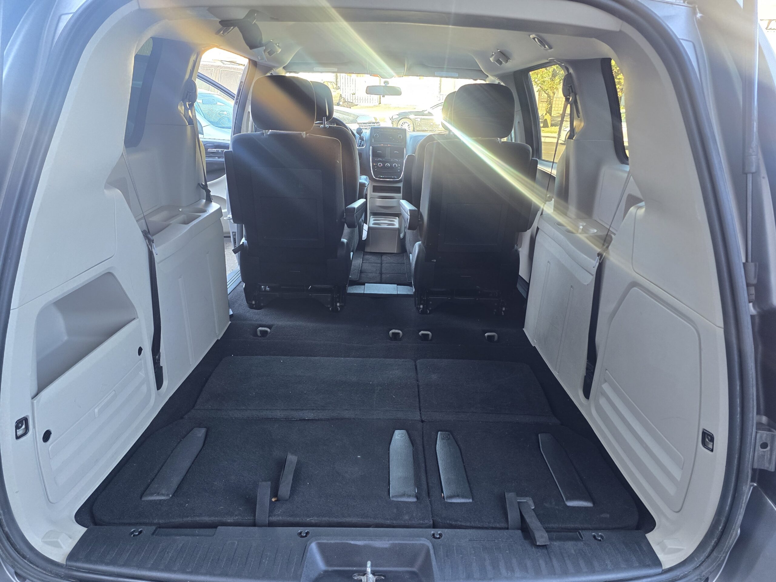 2014 Dodge Grand Caravan SXT Stow n Go