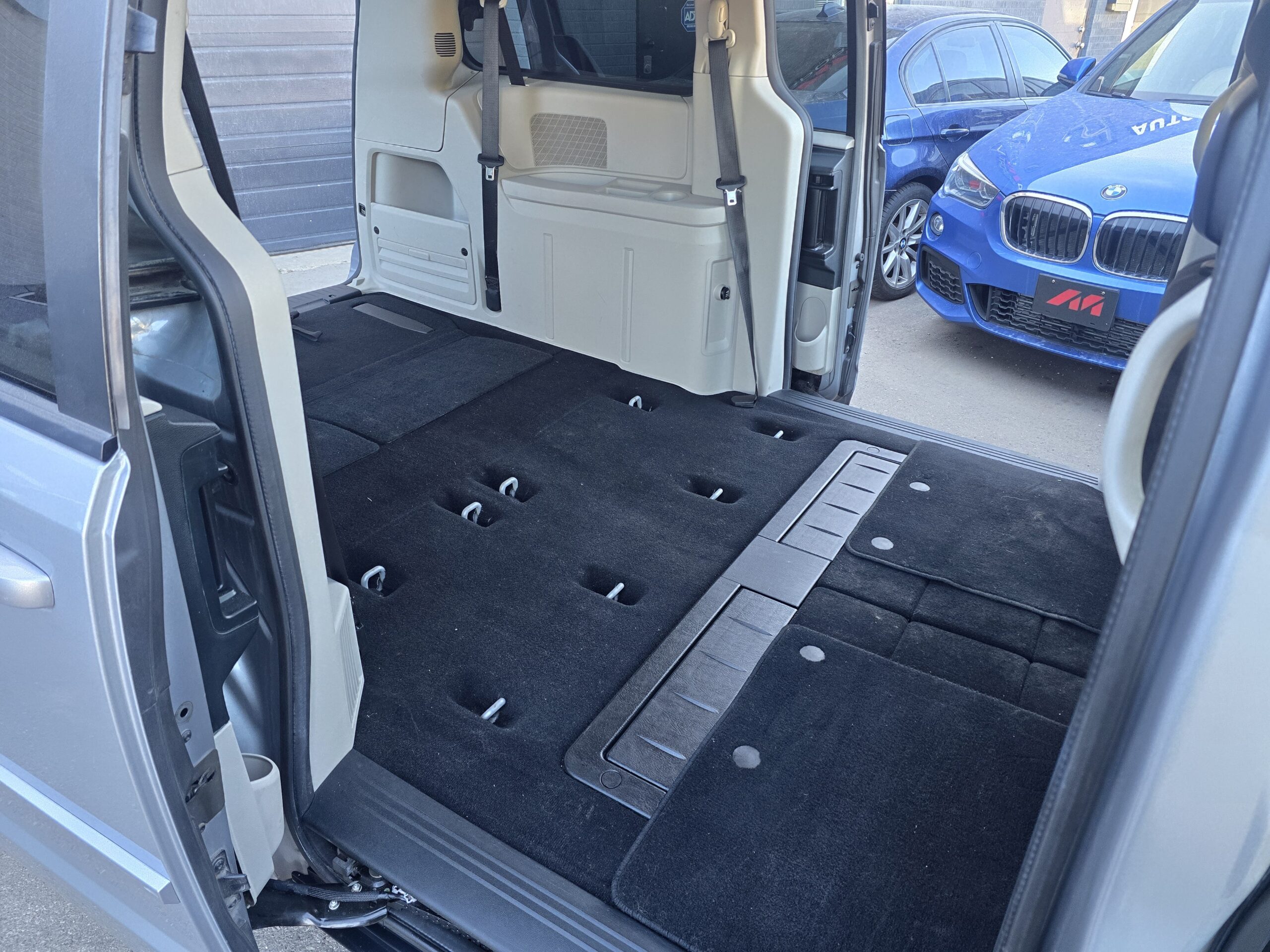 2014 Dodge Grand Caravan SXT Stow n Go