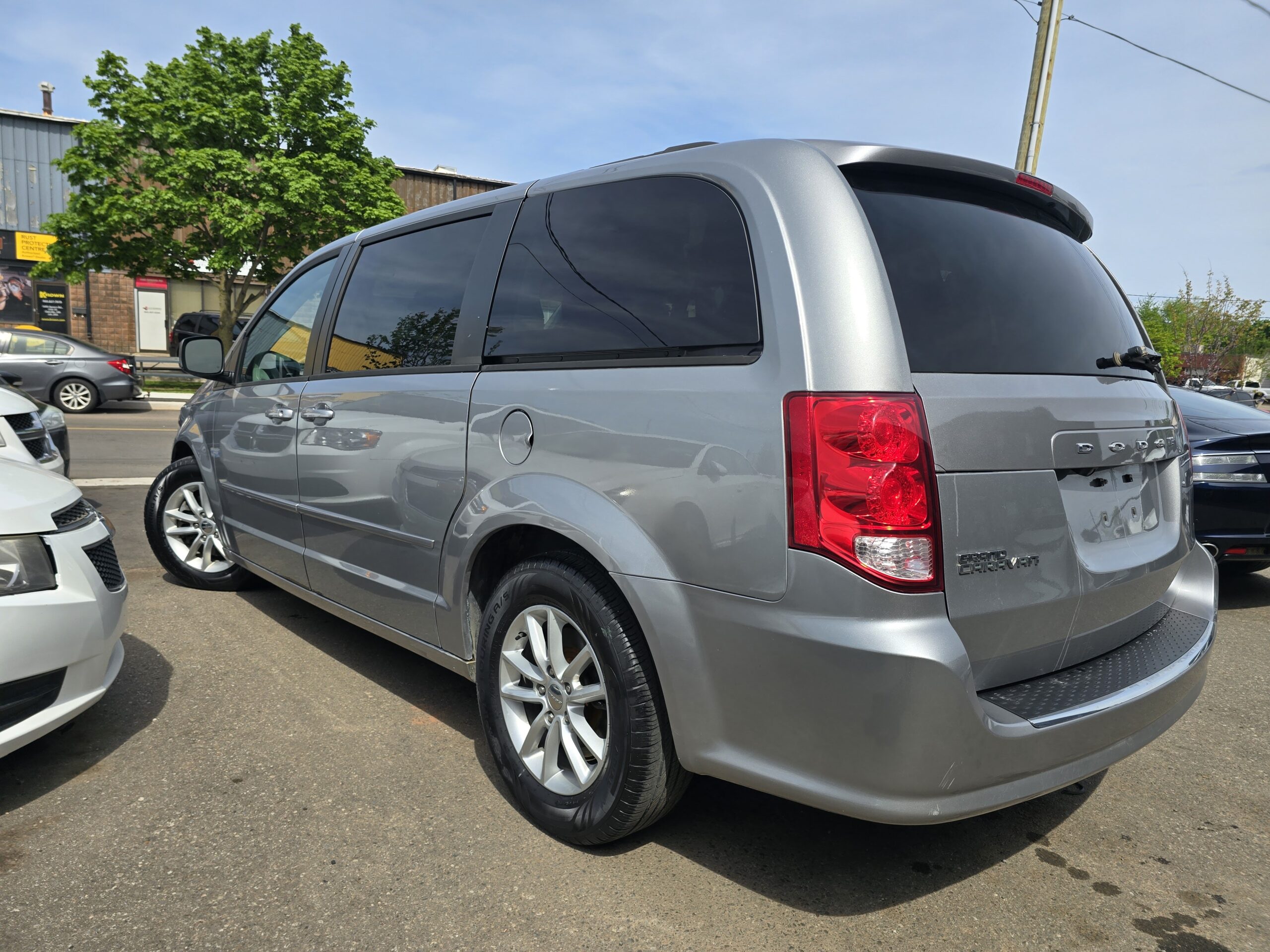 2013 Dodge Grand Caravan SXT Stow n Go