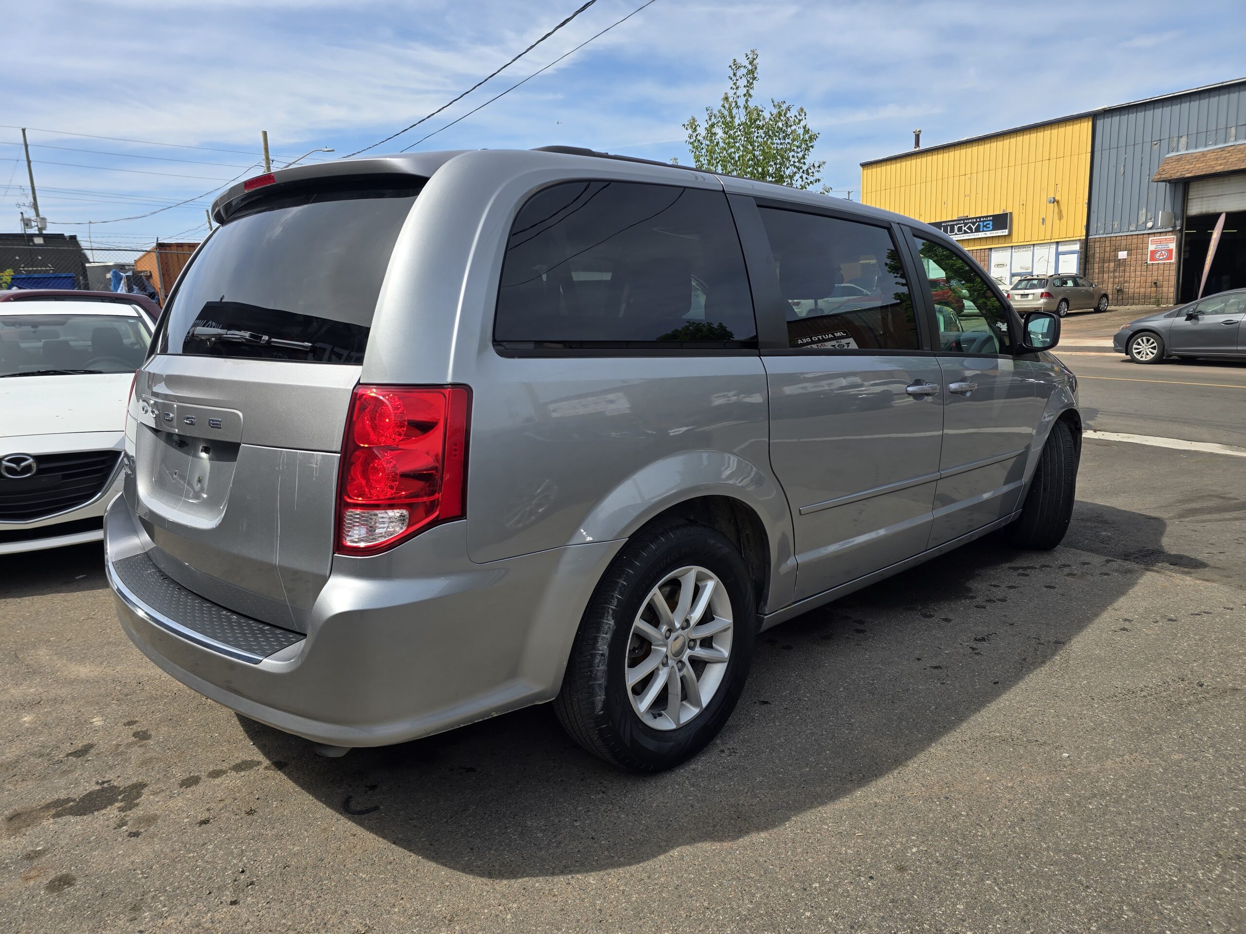 2013 Dodge Grand Caravan SXT Stow n Go