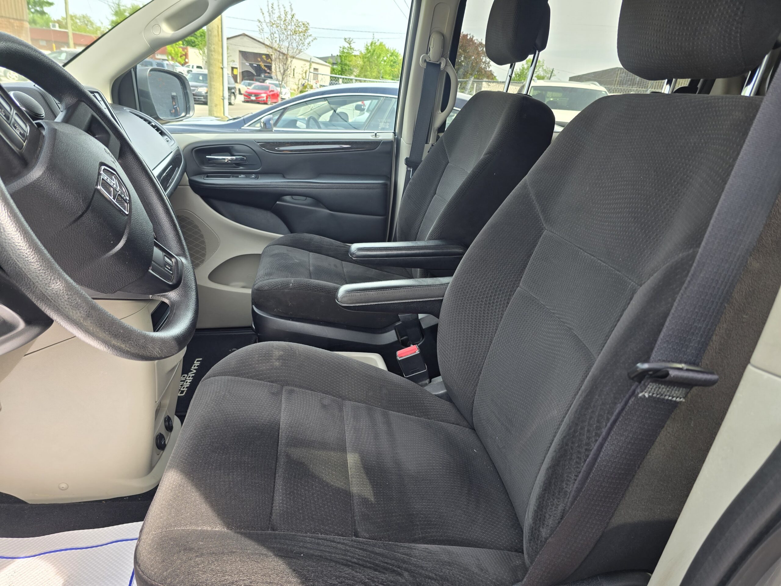 2013 Dodge Grand Caravan SXT Stow n Go