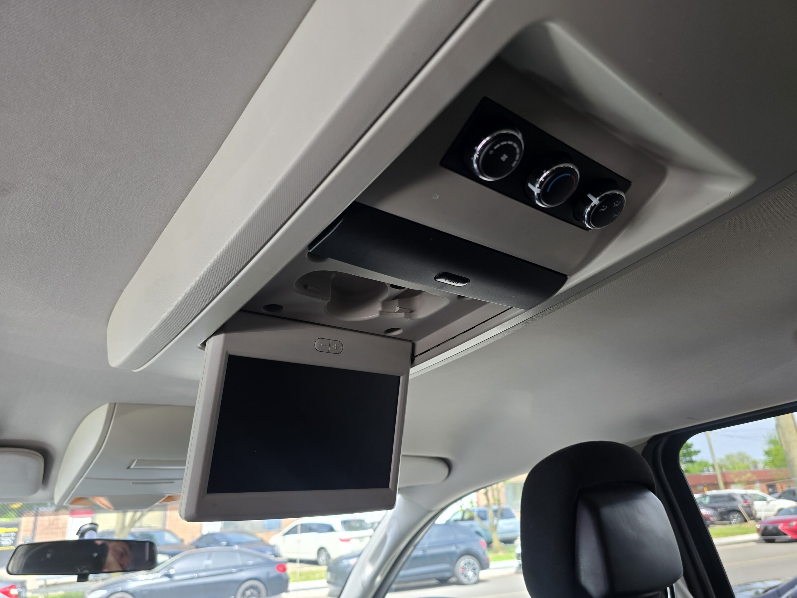 2013 Dodge Grand Caravan SXT Stow n Go