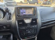 2012 Chrysler Town & Country Touring CERTIFIED