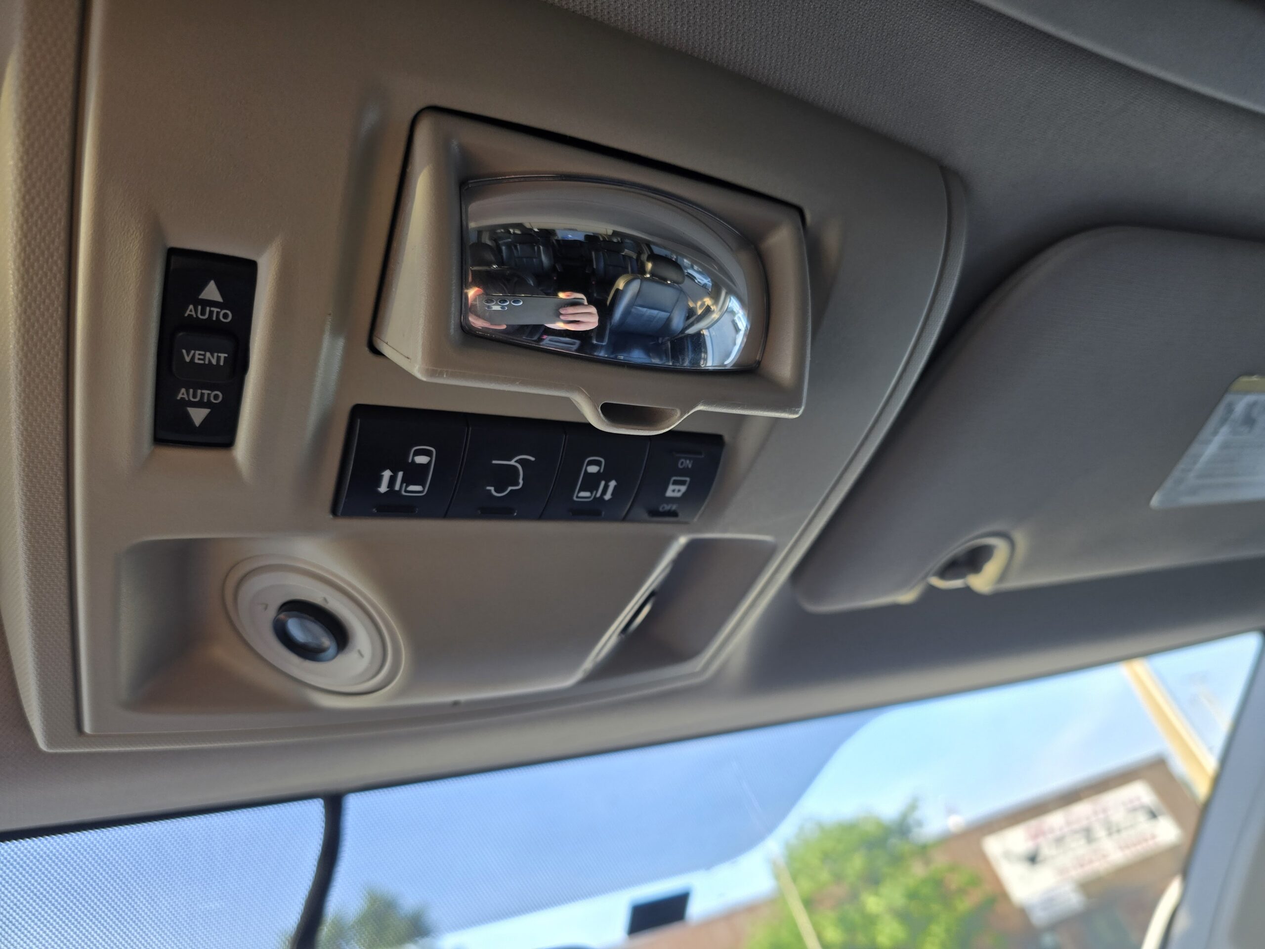 2012 Chrysler Town & Country Touring CERTIFIED