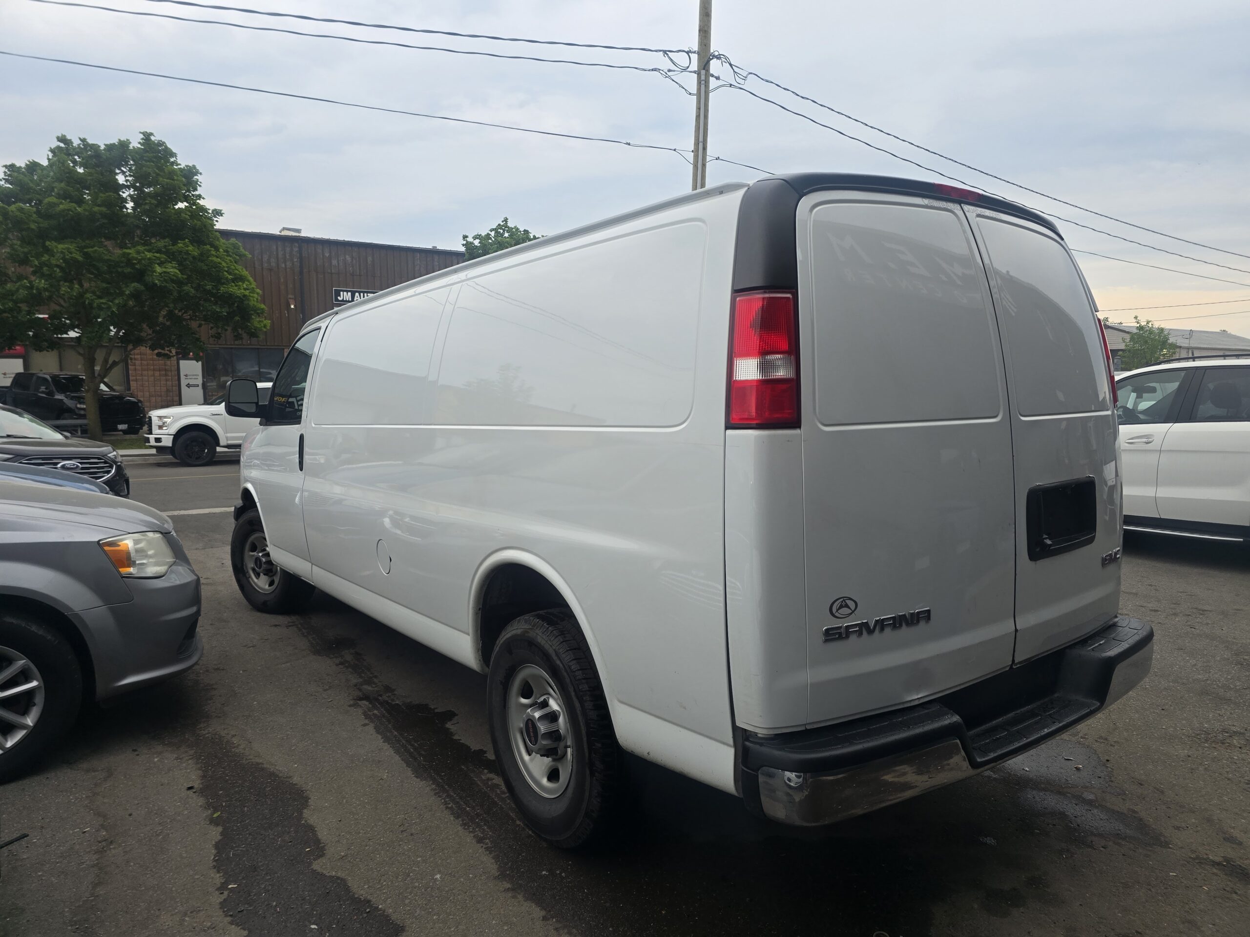 2021 GMC Savana Cargo Van