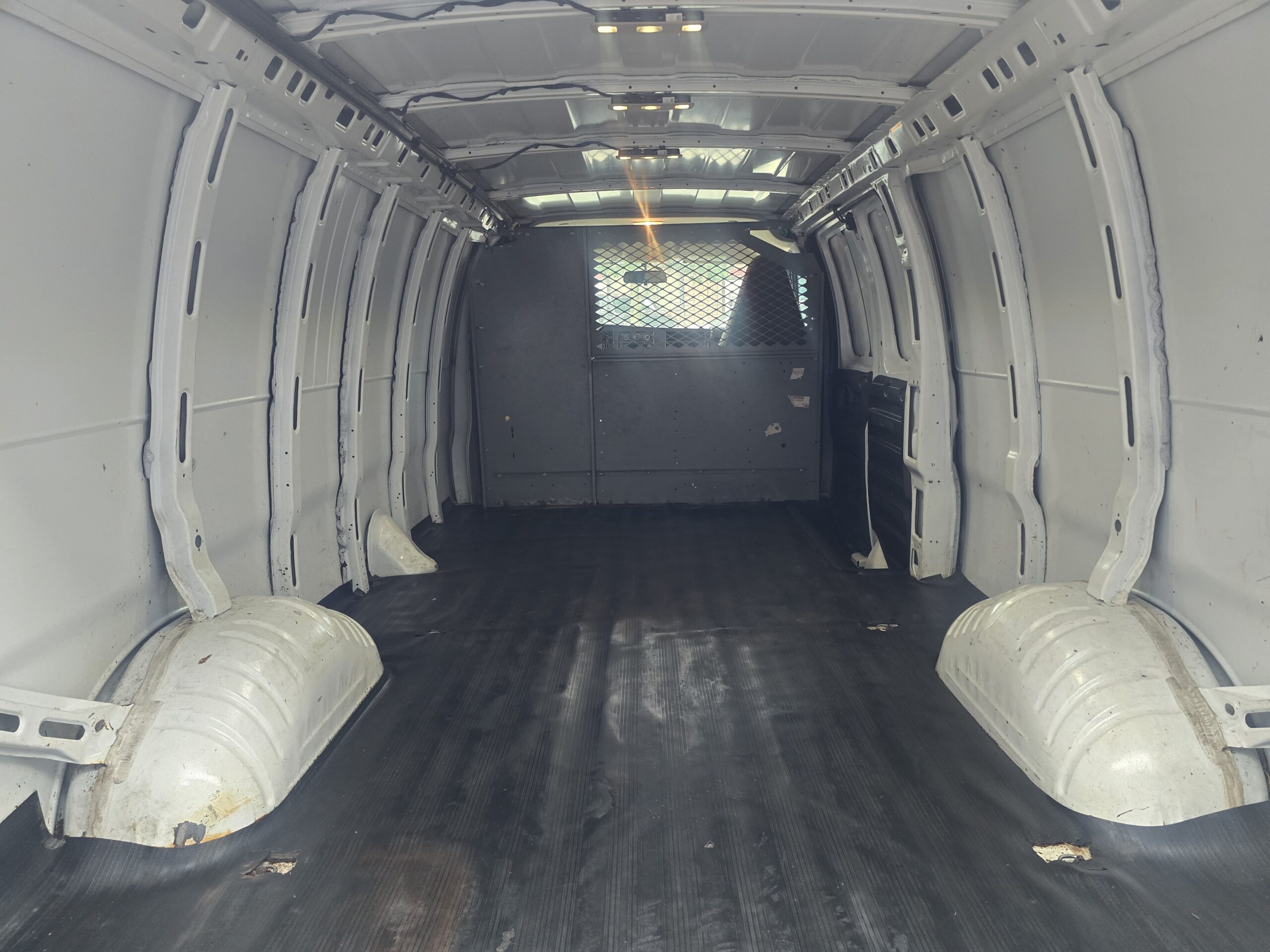 2021 GMC Savana Cargo Van