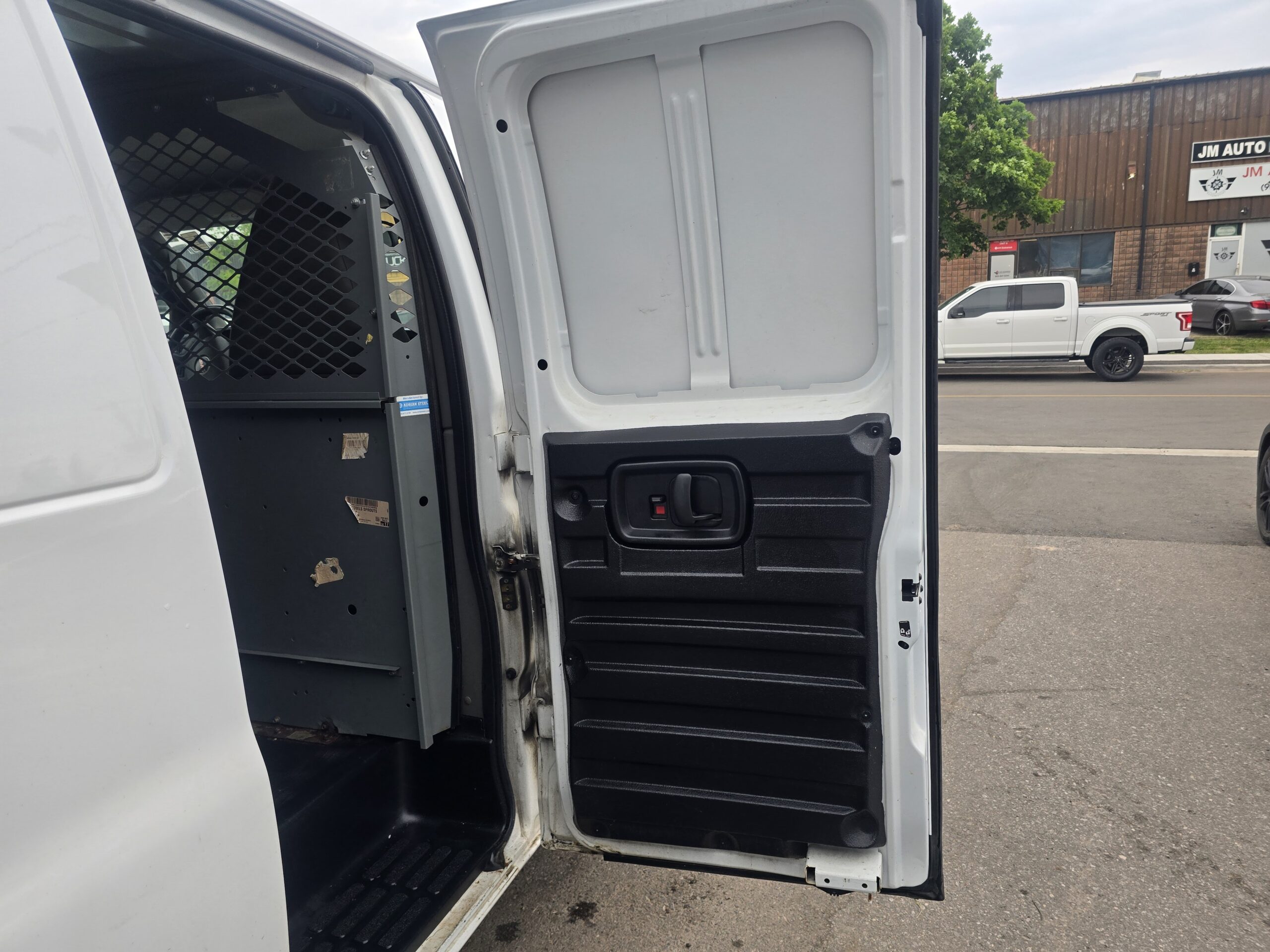 2021 GMC Savana Cargo Van