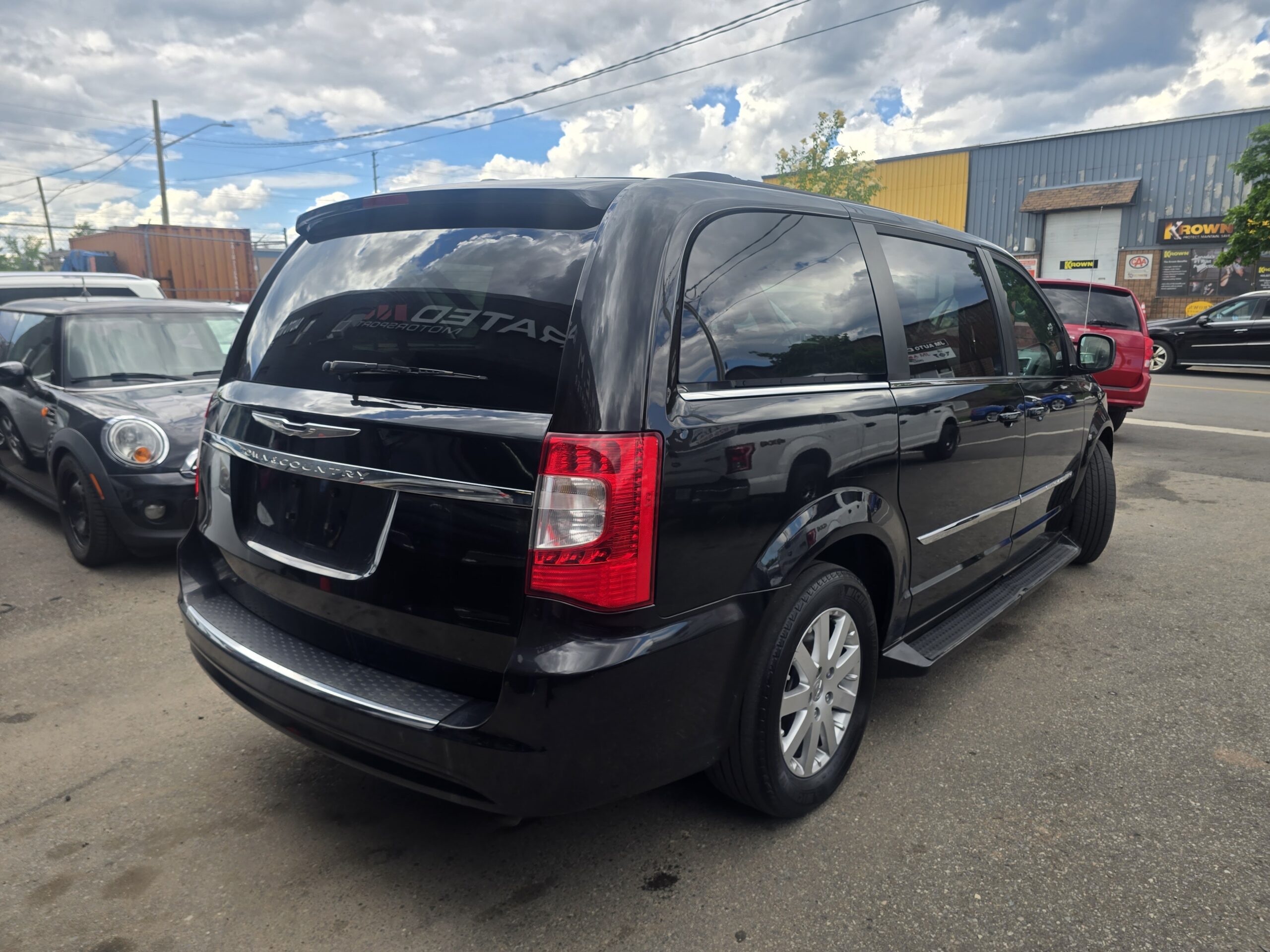 2012 Chrysler Town & Country Touring