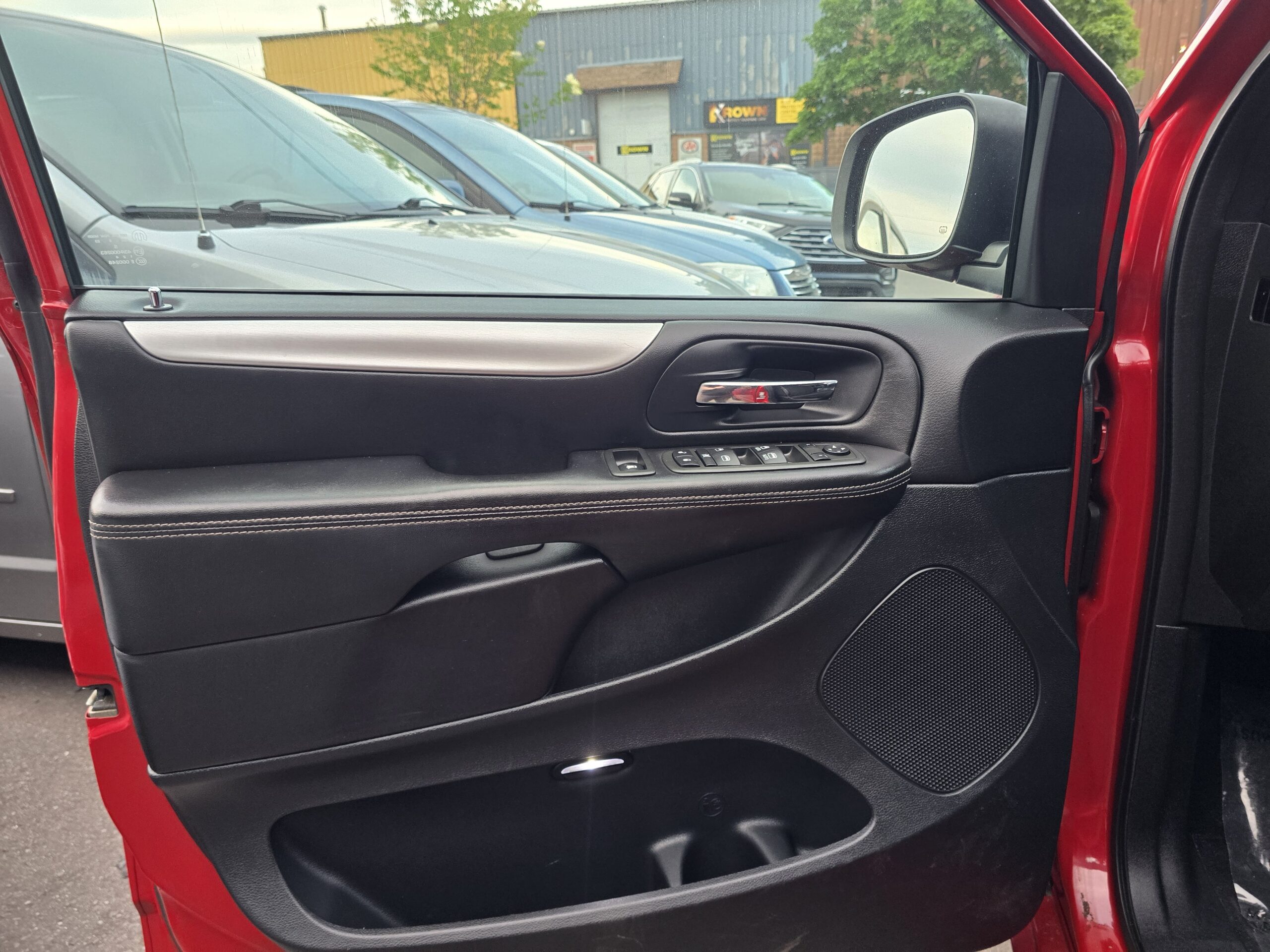 2014 Dodge Grand Caravan SXT w DVD CERTIFIED
