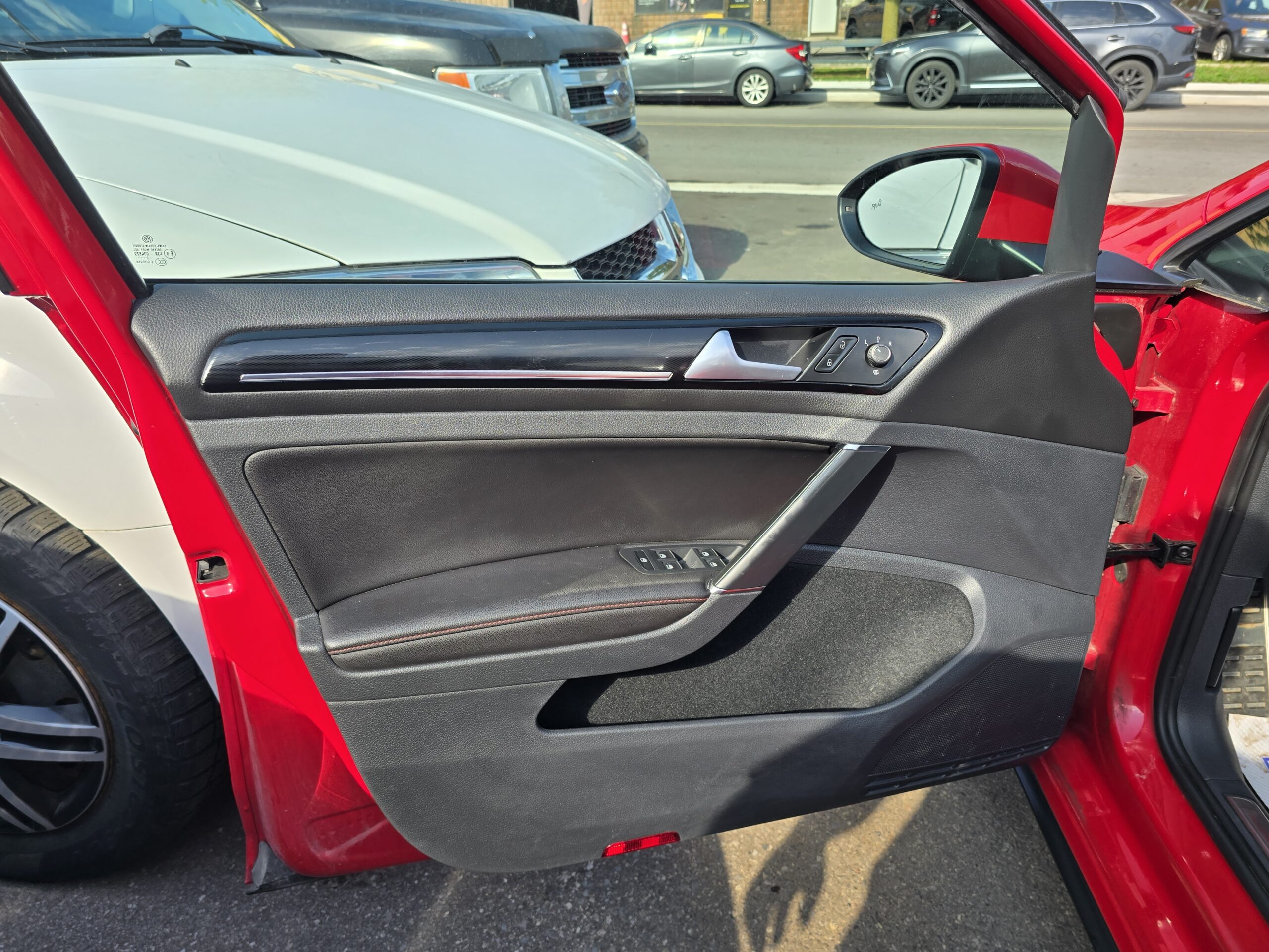 2016 Volkswagen Golf GTI Performance CERTIFIED LOW MILEAGE
