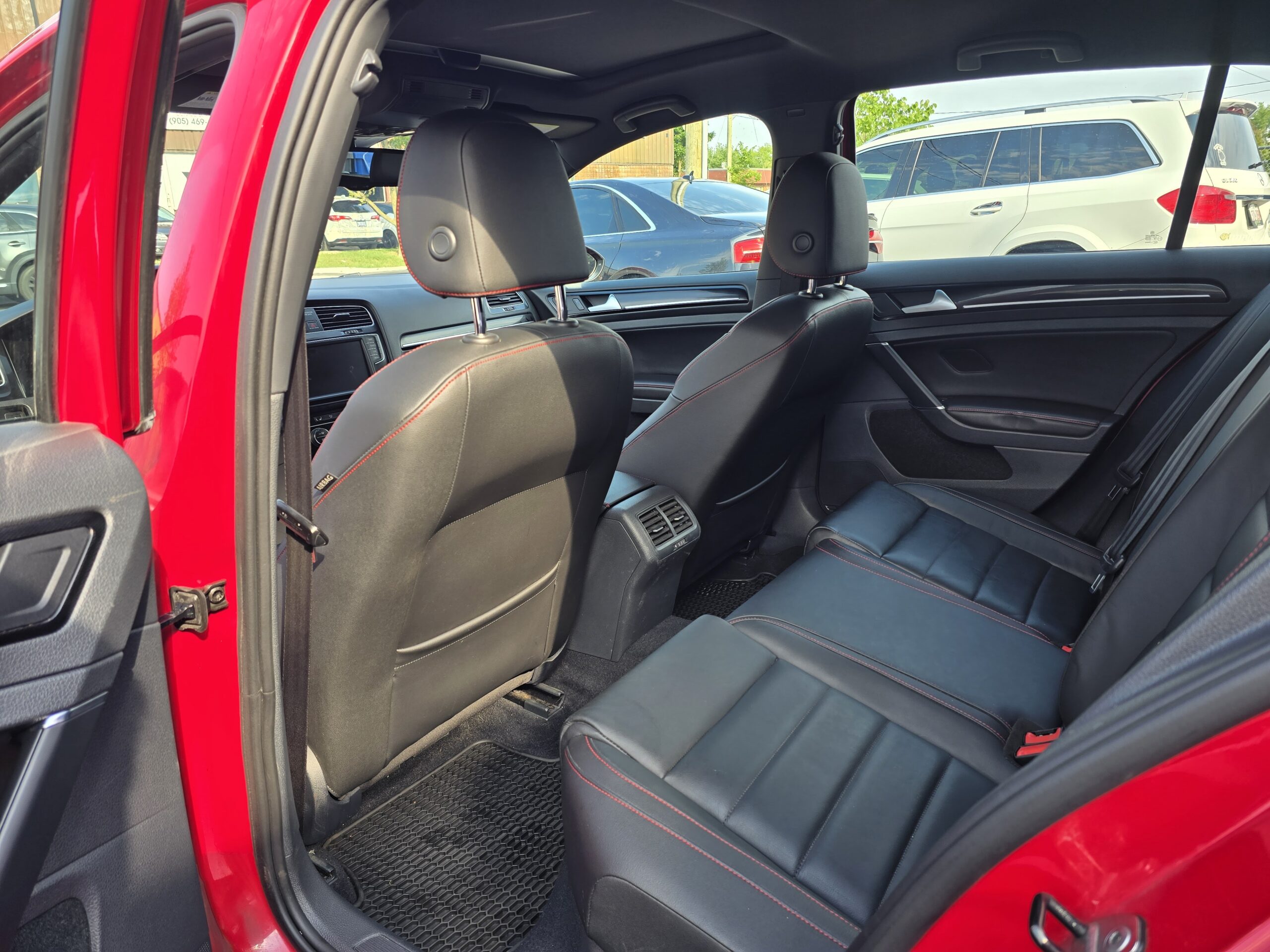 2016 Volkswagen Golf GTI Performance CERTIFIED LOW MILEAGE