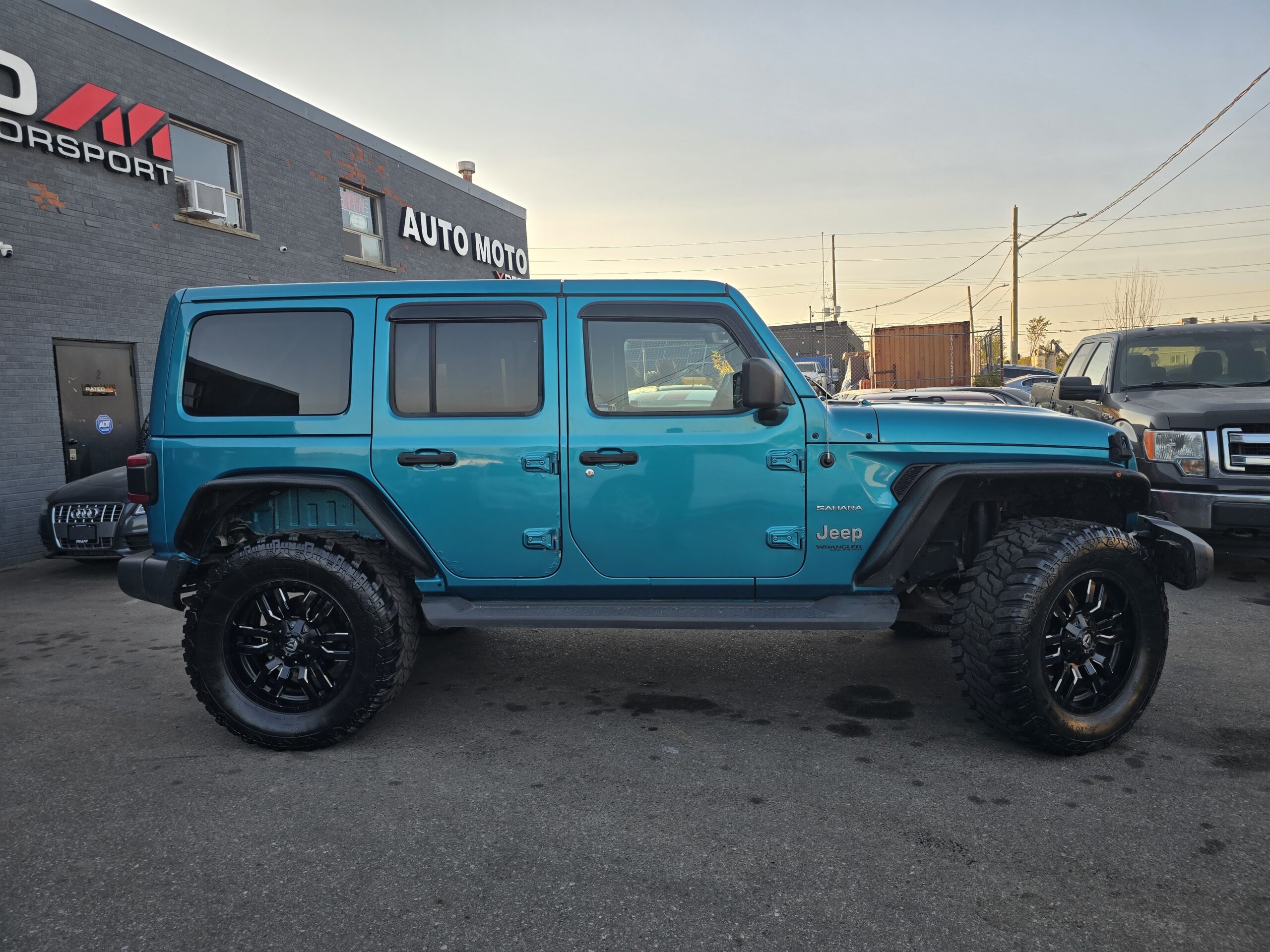 2019 Jeep Wrangler Sahara Unlimited 4WD Lifted CERTIFIED